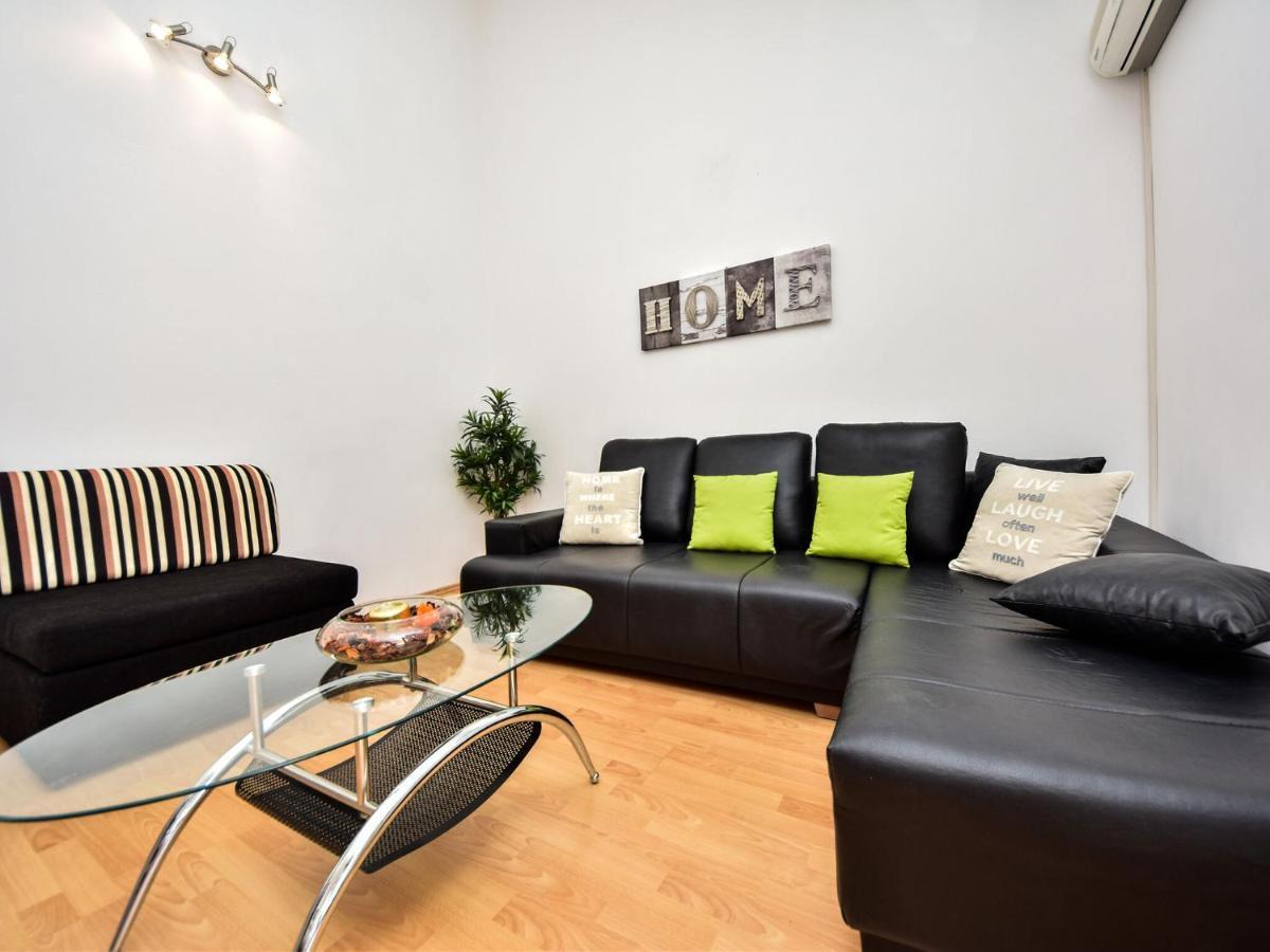 Cozy Holiday Home In Krusevo With Garden Zewnętrze zdjęcie